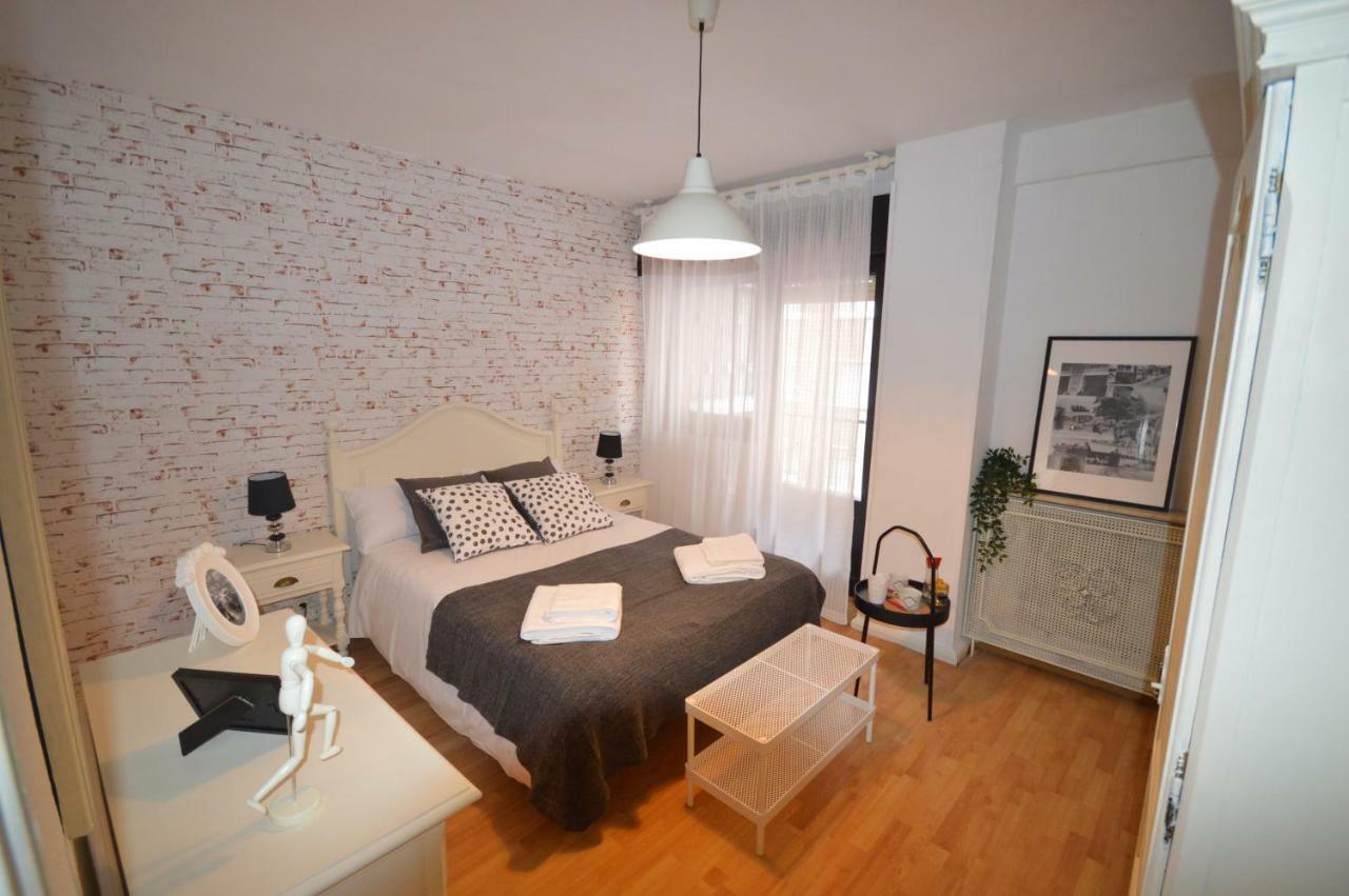 Apartamento Fleta Apartment Zaragoza Luaran gambar